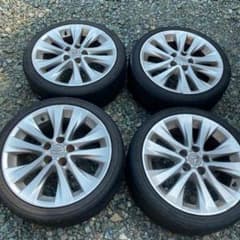 トヨタ　純正ホイールのサムネイル