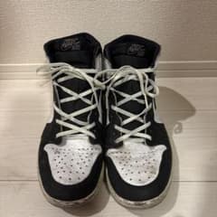 NIKE AIR JORDAN 1 ハイカット スニーカーのサムネイル
