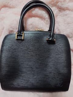 ラスト今日0時まで　Louis Vuitton エピレザー ポンヌフのサムネイル