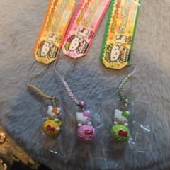 ご当地キティ メロンパンバージョン 3種類 - メルカリ