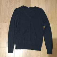 無印良品Vネックニットのサムネイル