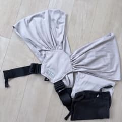 nenne 抱っこひものサムネイル