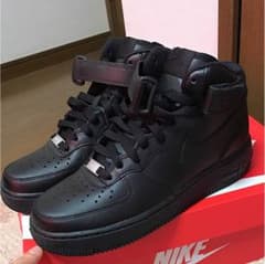 NIKE エアフォース1のサムネイル