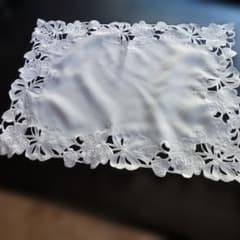 マイセンクロス　麻刺繍　ホワイトテーブルクロス　ランチョンマットmeissen ホワイト 花柄 刺繍 テーブルクロス ランチョンマット - メルカリ