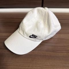 NIKE キャップ ホワイトのサムネイル