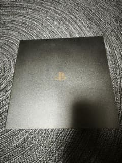 PlayStation 4pro 1TB 本体 ブラック コントローラー付きのサムネイル