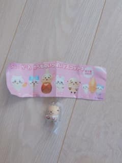 ちいかわ たべものいっぱいマスコット3 プリン ガチャ ラッコのサムネイル