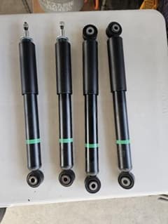 JB74ジムニー純正ショックアブソーバー 4本セット - メルカリ