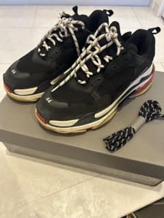 美品BALENCIAGA バレンシアガ トリプルエス トリプルS ブラックのサムネイル