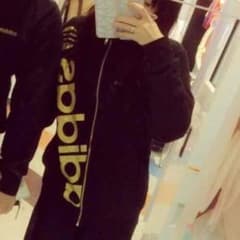adidasのサムネイル