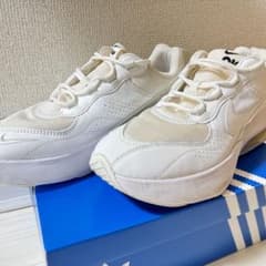 NIKE エアマックスヴェローナのサムネイル