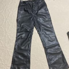 黒レザー スラックス ストレートのサムネイル