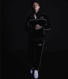 pxrgetrxxper着用 ベロアジャケットyxngbratz 上のみ - メルカリ