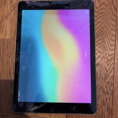 iPad本体 第2世代　128GBWi-Fiモデル画面にひび割れあり　箱付き ホワイト iPad 画面ひび割れあり - メルカリ