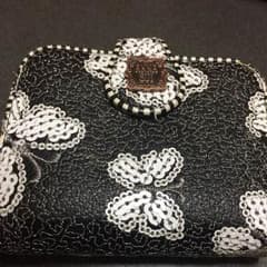 ANNASUI ２つ折り財布 ジャンク品 送料込みのサムネイル