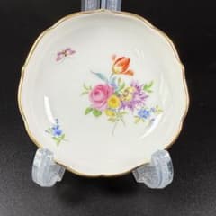 マイセン フワラーブーケ 昆虫 金彩 １級品 美品 透かしプレート 小花 ローズ 未使用 マイセン 金彩 5つ花 ピンクローズと蝶 ミニプレート1枚、1級品