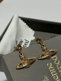 Vivienne Westwood オーブ ピアス ゴールド 箱付のサムネイル