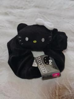 SANRIOハローキティ マスコット付き黒シュシュのサムネイル