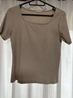 Tシャツ　スクエアネック　GU M グレー　丈短めのサムネイル