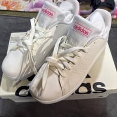 adidas スニーカー ホワイト×ピンク 23cmのサムネイル