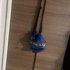supremeバッグのサムネイル