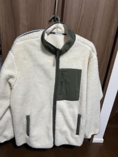 クリーム色フリースジャケットのサムネイル