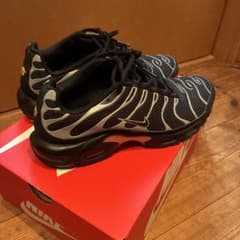 NIKE AIR MAX PLUS ブラック スニーカーのサムネイル