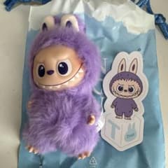 ラブブ LABUBU イニシャル Tのサムネイル