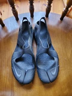 専用/＞NIKE フリーリフトサンダル M8/W9 ブラックのサムネイル