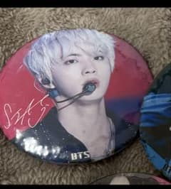 BTS 缶バッジ 4種のサムネイル