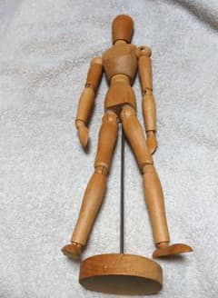 木製デッサン人形 約30cm 多くの関節が可動のサムネイル