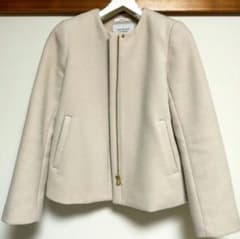 SALE  美品 アイボリー ウール ショートコートのサムネイル