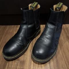 Dr. Martensサイドゴアブーツ　ブラックのサムネイル