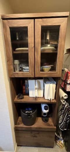 木製食器棚 ガラス扉付き ダークブラウン 木製食器棚 ダークブラウン ガラス扉付き - メルカリ