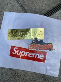 supreme 2022 AW week1ステッカーのサムネイル