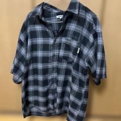 （美品）retock's 半袖シャツ L ブラック グレー チェックのサムネイル