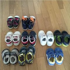 アディダス  IFME  VANS  スニーカーのサムネイル