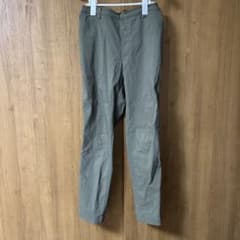 仕事着に！テーパードパンツ　オリーブグリーンのサムネイル