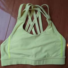 Lululemon クロスストラップスポーツブラ 蛍光イエロー　サイズ4のサムネイル