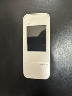 Thumbnail of au WiMAX2+ W04 モバイルルーター ホワイト