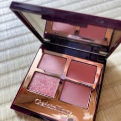 CHARLOTTE TILBURY アイシャドウ　PILLOW TALKのサムネイル