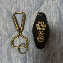 HUF No Tell Motel 86 キーホルダー