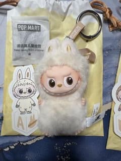 ^^たあ様専用　POPMART Labubu Pin for Love Aのサムネイル