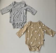 baby GAP ロンパース 3-6ヶ月 2枚セット　犬　恐竜のサムネイル