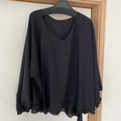 新品　Jenne  ジェンヌ　Vネックフラワーメローケープのサムネイル
