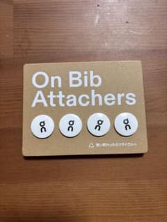 On Bib Attachers ゼッケン留め 4個セットのサムネイル