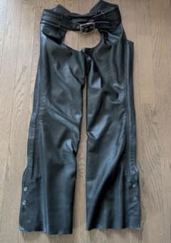 ハーレー純正 レザー製チャップス 黒 ベルト付き - メルカリ