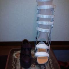 お値下げ☆医療用　左足装具＆右足シューズのサムネイル