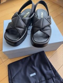 Maimプラダ ロゴ パデッドナッパ レザー サンダル 黒　36 1/2 Maim様専用プラダ ロゴ パデッドナッパ レザー サンダル 黒 36 1/2