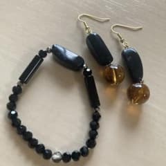 ブラックビーズ ピアス ブレスレット セットのサムネイル